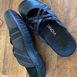 New Black Vionic flats